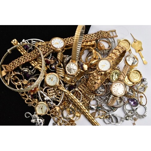 A 9CT GOLD LADIES WRISTWATCH WITH A BAG OF ASSORTED COSTUME ...