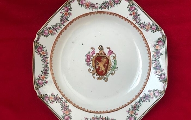 A CHINESE ARMORIAL PLATE FOR THE CONTINENTAL MARKET - Porcelain - China - Qianlong (1736-1795)