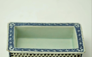 A Chinese Blue and White Porcelain Bonsai Pot