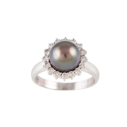 A DIAMOND AND SOUTH SEA PEARL CLUSTER RING, the grey pearl t...