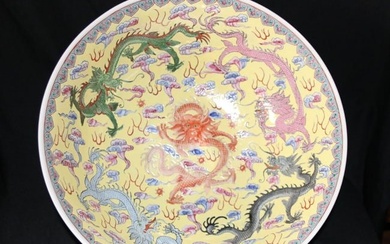 A FINELY PAINTED CHINESE QUIANLONG PORCELAIN PUNCH BOWL