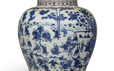 A LARGE CHINESE BLUE AND WHITE PORCELAIN BALUSTER JAR WANL...
