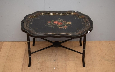 A VICTORIAN STYLE TRAY TABLE WITH HAND PAINTED DETAILING (H48 X W85 X D68 CM) (LEONARD JOEL DELIVERY SIZE: MEDIUM)