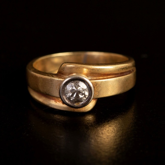 A Vintage 14K Yellow Gold and Diamond Solitaire Ring