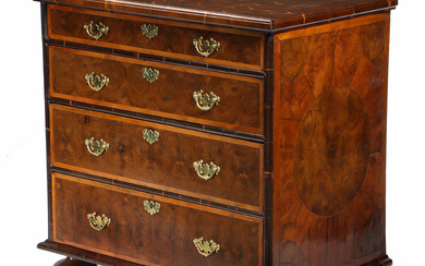 A WILLIAM AND MARY LABURNUM OYSTER VENEERED CHEST OF DRAWERS.