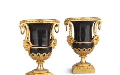 A pair of French gilt and patinated bronze vases, France, first half 19th century | Paire de vases Louis XVI en bronze doré et bronze patiné, France, première moitié du XIXeme siècle