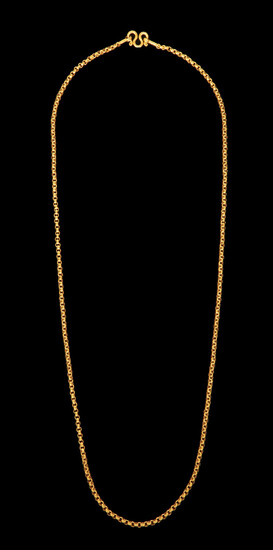 AN 18K GOLD NECKLACE