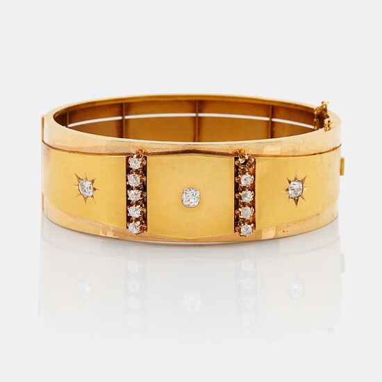 An 18K gold bracelet set with old-cut diamonds
