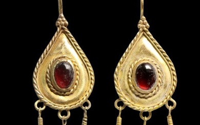 Ancient Roman - Gold, mother of pearl and garnet