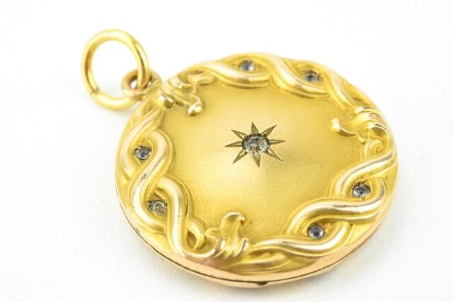 Antique 19th C Art Nouveau Gold & Paste Locket