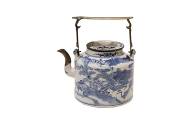 Bon China teapot blue and white | Blaus -weiße Teekanne