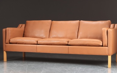 Børge Mogensen for Fredericia Stolefabrik. Free-standing three-seater sofa, model '2213'