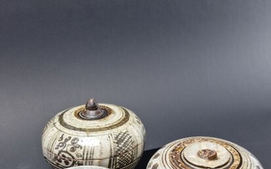Bowl (3) - Ceramic - Thailand - Sukhothai - 14th / 16th c. - Sawankhalok