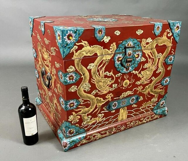 CHINESE RED LACQUER TRUNK WITH GILT DRAGON DECORATION &