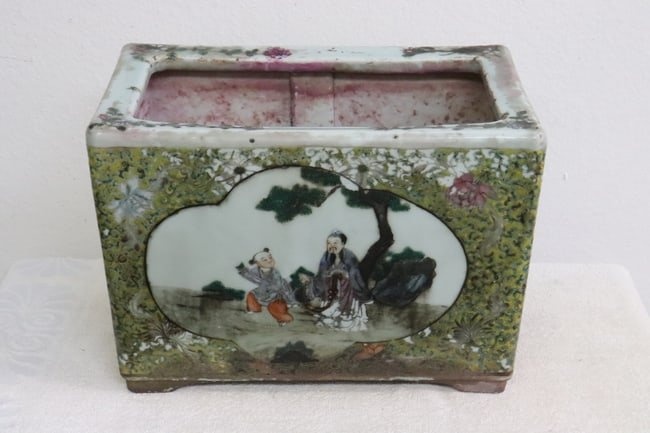 Chinese 19th century famille rose planter