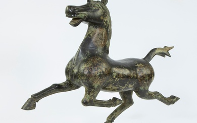 Chinese bronze sculpture representing the Gansu flying horse known as the Flying Horse of the Han Dynasty