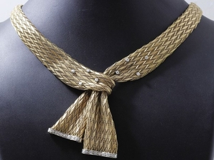 Collier cravate souple, composé de 2 rubans tressé…
