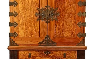 Colonial 2-part cross leg cabinet