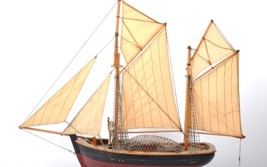 EARLY 20TH CENTURY WOODEN DISPLAY SAILING BOAT / YACHT
