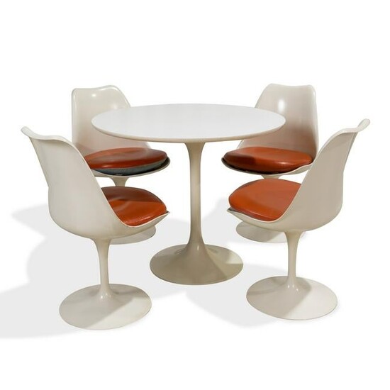 Eero Saarinen - Knoll - Table and 4 Chairs