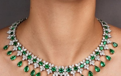 Exquisite 143.00 carats Natural Green Emerald Diamond 18K Gold Gala Necklace