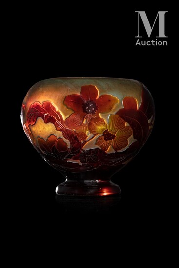 GALLE - Nancy "Anemone Coronaria" Vase... - Lot 35 - Millon