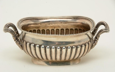 Georgian sterling silver sugar bowl. 1806. Footed base