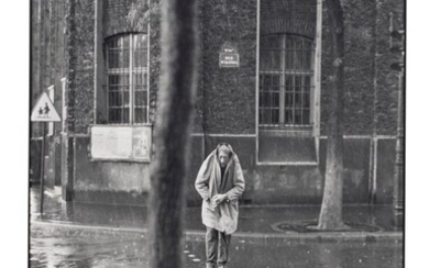 HENRI CARTIER-BRESSON (1908-2004), Alberto Giacometti, rue d’Alésia, Paris, 1961