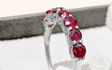 Impressive 1.77 ct Natural Red Ruby 7 Stone Half Eternity Ring - 14 kt. White gold - Ring - 1.77 ct Ruby - NO RESERVE