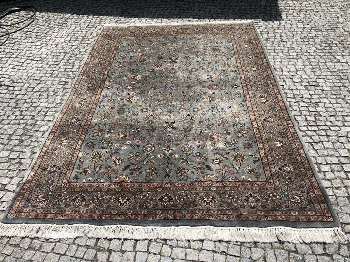 Isphahan - Carpet - 300 cm - 200 cm