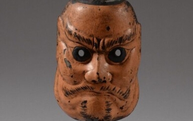 JAPON. Masque ancien du théâtre traditionnel du Noh représentant le personnage d'Obeshimi, un démon mythique...