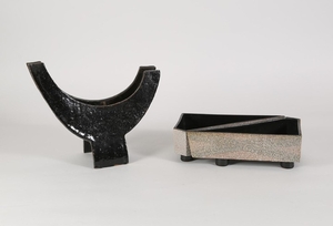Japanese Modernist Brown Ceramic Ikebana Vessel and a Set of Two Ceramic Flower Trays FR3SHLM