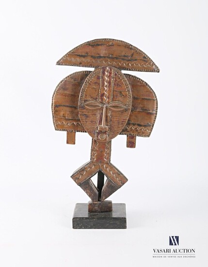 KOTA - GABON Reliquaire avec plaques de... - Lot 335 - Vasari Auction