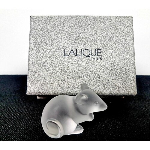 Lalique Crystal Mouse in frosted glass, complete with fitted...