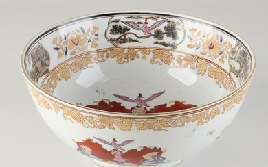 Large bowl with family coat of arms