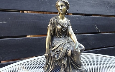 Leon Pilet (1840-1916) - Sculpture, a seated Classical female figure (1) - Bronze - Late 19th century