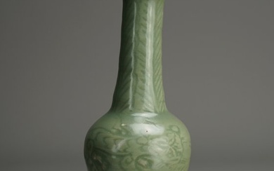 Longquan celadon vase - Porcelain - Carved Tiger - China - Yuan-Ming Dynasty