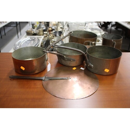 Lot of three French copper saucepans with large copper lid, ...