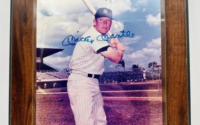MICKEY MANTLE AUTOGRAPHED PHOTO PLAQUE