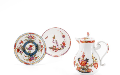 Meissen | SMALL PORCELAIN JUG AND SAUCER WITH TABLE DECOR