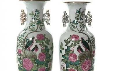 Mirrored Pair of Chinese Export Porcelain Floor Vases