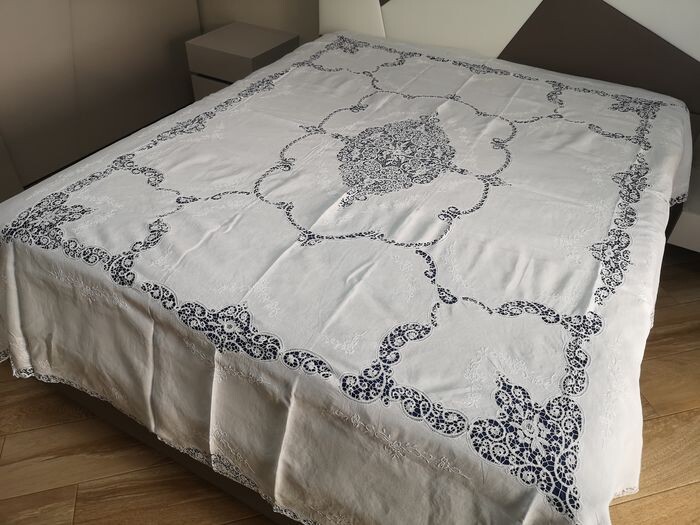 Museale double bedspread in 100% linen with cantu embroidery and full hand stitch - Linen - AFTER 2000