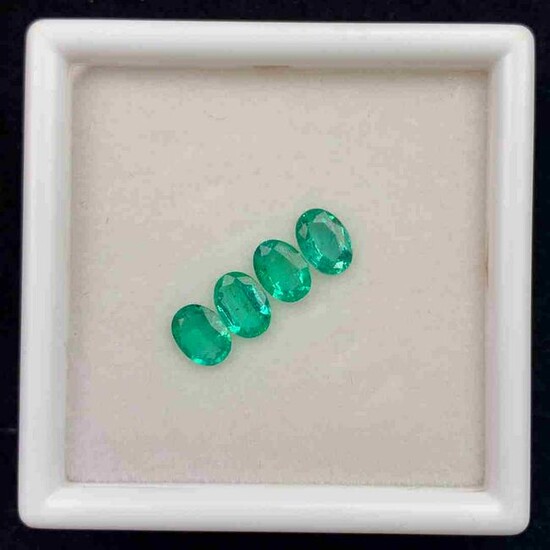 Natural Oval Cut 2.52Carats Emerald Loose Gemstone 4