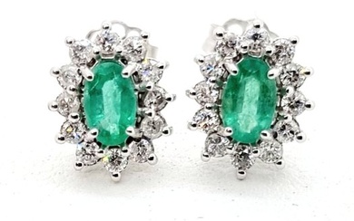 No Reserve price - 18 kt. White gold - Earrings - 0.62 ct Emerald - Diamonds