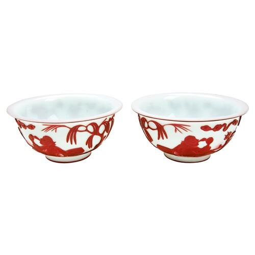 PAIR OF RED OVERLAY GLASS BOWLS QING DYNASTY, 19TH CENTURY t...