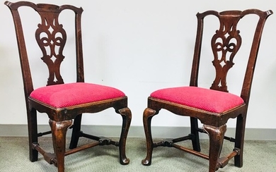 Pair of Georgian Oak Side Chairs, England, mid-18th century, shaped crest rails, pieced splats, slip seats, turned stretchers, and cabr