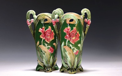 Paire de vases, Eichwald, vers 1900, Art Nouveau, céramique, relief floral et peinture multicolore, H.chacun...