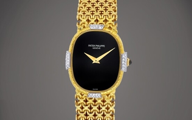 Patek Philippe Ellipse, Reference 4307/001 | A yellow gold and diamond-set bracelet watch with onyx dial, Circa 1978 | 百達翡麗 | Ellipse 型號4307/001 | 黃金鑲鑽石鏈帶腕錶，備瑪瑙錶盤，約1978年製