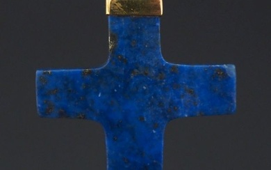 Pendentif en forme de croix en lapis lazuli et or jaune 583. 3,5 x 2,5...