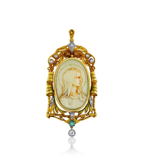 Pendentif ivoire, émeraude et diamants | Ivory, emerald and diamond pendant, Fuset y Grau